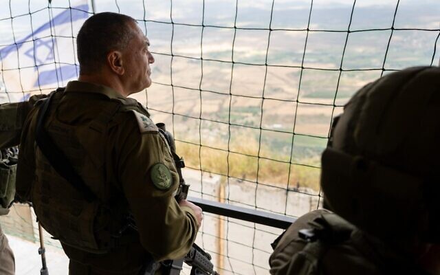Le chef d'état-major de l'armée israélienne, le général de corps d'armée Eyal Zamir, visite un poste de Tsahal situé du côté libanais du mont Dov, le 29 mai 2026. (Crédit: Tsahal)