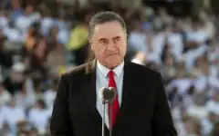 Le ministre de la Défense, Israel Katz, s’exprimant lors d’une cérémonie de remise des diplômes aux cadets de l’école d’officiers Bahad 1, dans le sud d’Israël, le 25 juin 2026. (Crédit: Capture d’écran/Armée israélienne)