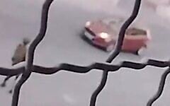 Une vidéo qui montrerait le moment où un soldat aurait ouvert le feu sur une voiture dans la ville de Hébron, en Cisjordanie, tuant Sam Abu Haikal, âgé de 7 mois, le 5 juin 2026. (Crédit : Capture d'écran X/B'Tselem)