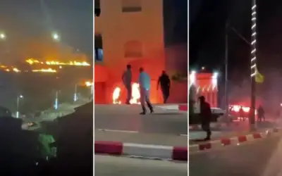 Des incendies font rage autour de la ville palestinienne de Deir Dibwan à la suite d’un incendie criminel perpétré par des partisans du mouvement pro-implantation, dans la région de Ramallah, le 14 juin 2026. (Captures d’écran/X) Des incendies font rage autour de la ville palestinienne de Deir Dibwan à la suite d’un incendie criminel perpétré par des partisans du mouvement pro-implantation, dans la région de Ramallah, le 14 juin 2026. (Captures d’écran/X)