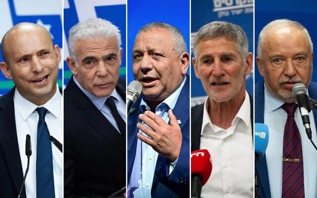 De gauche à droite : l'ancien Premier ministre Naftali Bennett s'exprime lors d'une conférence de presse à la Knesset à Jérusalem, le 20 mai 2026. (Yonatan Sindel/Flash90) ; le député Yair Lapid, chef de file de l'opposition et membre du parti Yesh Atid, préside une réunion de son groupe parlementaire à la Knesset le 25 mai 2026 (Yonatan Sindel/Flash90) ; Gadi Eisenkot, chef du parti Yashar, s'exprime lors d'une conférence à l'université de Tel Aviv, le 12 mai 2026. (Avshalom Sassoni/Flash90) ; Le chef du parti des Démocrates, Yair Golan, préside une réunion de son groupe parlementaire à la Knesset à Jérusalem, le 25 mai 2026. (Yonatan Sindel/Flash90) ; Le président d'Yisrael Beytenu, Avigdor Liberman, préside une réunion de groupe à la Knesset le 25 mai 2026. (Yonatan Sindel/Flash90)