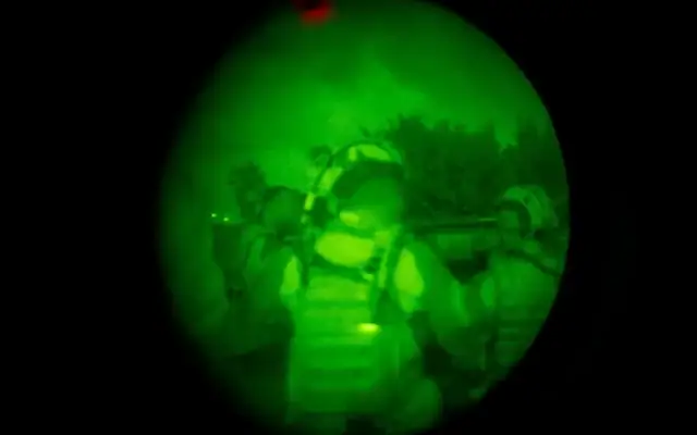 Des soldats de la 769e brigade régionale "Hiram" en opération dans le village de Dibbine, au sud du Liban, sur une photo diffusée le 12 juin 2026. (Crédit: Tsahal)