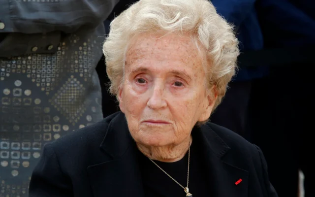 L'ancienne première dame française Bernadette Chirac assiste à une cérémonie en hommage à Simone Veil, femme politique française et survivante de la Shoah, dans la cour des Invalides à Paris, le 5 juillet 2017. (Michel Euler / POOL / AFP)