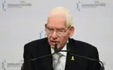 Photo d'illustration: Josef Schuster, président du Conseil central des Juifs en Allemagne (Zentralrat der Juden in Deutschland), s’adresse aux invités lors de la réception du Nouvel An organisée par le Conseil à l’occasion de son 75ᵉ anniversaire, au Musée juif de Berlin, le 17 septembre 2025. (Crédit : John MACDOUGALL/AFP)