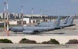 Photo d'illustration : Des avions ravitailleurs de l'armée de l'air américaine, sur le tarmac de l'aéroport Ben Gurion, près de Tel Aviv, le 25 février 2026. (Crédit : Jack Guez/AFP)