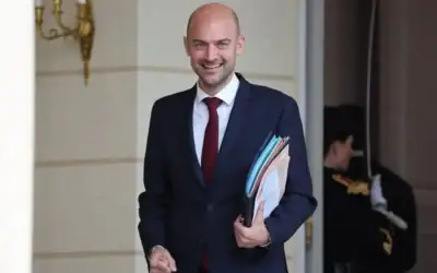 Le ministre français des Affaires étrangères, Jean-Noël Barrot, suite à la réunion hebdomadaire du conseil des ministres au Palais de l'Élysée à Paris, en France, le 10 juin 2026. (Ludovic MARIN / AFP)