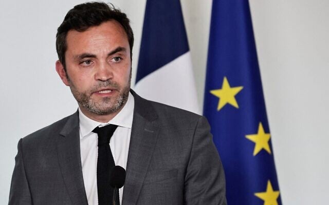 Marc-Antoine Brillant, directeur du Service de vigilance et de protection contre les ingérences numériques étrangères (Viginum), s'exprime lors d'une conférence de presse à Paris, le 11 juin 2026. (Crédit : Stéphane De Sakutin/AFP)