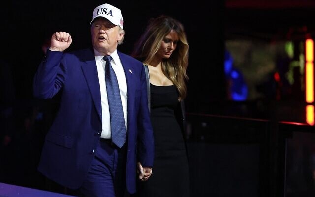 Le président américain Donald Trump et la Première dame Melania Trump lors de l'UFC Freedom 250, à la Maison Blanche, à Washington, le 14 juin 2026. (Crédit :Chris Graythen/Getty Images/AFP)