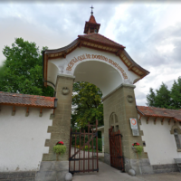 L’entrée du cimetière communal de Saint-Léonard, à Fribourg (Suisse). (Crédit : Google Maps)