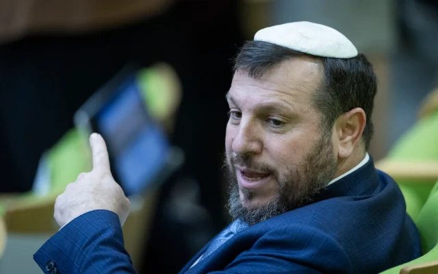 Le ministre du Patrimoine, Amichay Eliyahu, lors d’un vote à la Knesset à Jérusalem, le 30 mars 2026. (Crédit : Chaim Goldberg/Flash 90)
