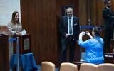 La ministre de l’Egalité, May Golan (à gauche), votant pour élire le contrôleur de l'État, tandis que la députée Galit Distel Atbaryan prend une photo, lors de la séance plénière de la Knesset, à Jérusalem, le 3 juin 2026. (Crédit : Yonatan Sindel/Flash90)