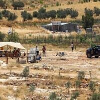 Illustration : Vue d'un nouvel avant-poste israélien illégal dans la région de Masafer Yatta, au sud d'Hébron, en Cisjordanie, le 19 juin 2026. (Crédit : Wisam Hashlamoun/Flash90)