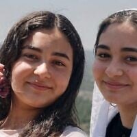 De gauche à droite : Iman Khair et Hala Azzam, 13 ans, sur une photo non datée publiée après leur noyade dans le Jourdain, au nord d'Israël, le 28 juin 2026. (Crédit : Réseaux sociaux ; utilisée conformément à l'article 27a de la loi sur le droit d'auteur)