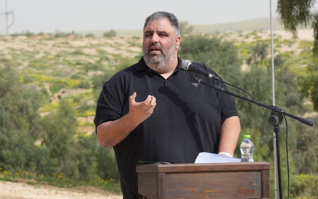 Le président du KKL-JNF, Eyal Ostrinsky, prend la parole lors de l’inauguration du parc Sayeret Shaked à Ofakim, dans le sud d'Israël, le 2 février 2026 (Crédit : Michael Houri, KKL-JNF Photo Archive).