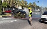 Les lieux d’une explosion de voiture qui a coûté la vie à un homme dans le quartier de Kiryat Haim à Haïfa, le 30 juin 2026. (Crédit: Magen David Adom)