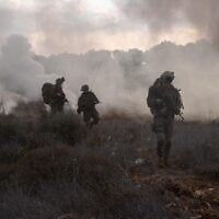Illustration : Des soldats de la brigade de commandos en mission dans le sud du Liban, sur une photo de presse diffusée le 26 novembre 2024. (Crédit : Armée israélienne)
