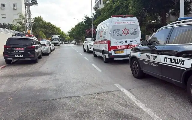 Lieu où une femme a été retrouvée morte à son domicile à Ashdod, le 21 juin 2026 (Magen David Adom)