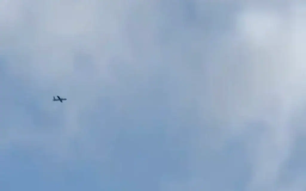 Un drone du Hezbollah survole le nord d'Israël le 14 juin 2026 (Capture d'écran d'une vidéo diffusée sur les réseaux sociaux)