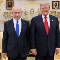 Le Premier ministre Benjamin Netanyahu (à gauche) et le président américain Donald Trump se rencontrent dans le Bureau ovale le 28 juillet 2026. (Crédit: GPO)