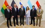 Le ministre des Affaires étrangères Gideon Saar (3ᵉ à gauche) aux côtés de ses homologues latino-américains, à Washington, le 15 juillet 2026. (Crédit : Shmulik Almany)
