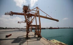 Le port d'Hodeidah, au Yémen, le 29 septembre 2018. (Crédit : AP Photo/Hani Mohammed)