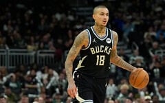 Kyle Kuzma, des Milwaukee Bucks, dribble lors d'un match de NBA contre les Indiana Pacers, le dimanche 15 mars 2026 à Milwaukee. (Crédit : AP/Aaron Gash)