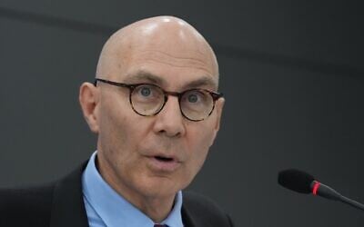 Le Haut-Commissaire des Nations unies aux droits de l'Homme, Volker Turk, s'adresse aux médias lors d'une conférence de presse à Séoul, en Corée du Sud, le 13 mai 2026. (Crédit : AP/Lee Jin-man)