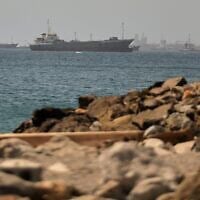 Des pétroliers et des navires de marchandises dans le golfe d'Oman, le long des voies maritimes reliant le détroit d'Ormuz et la mer d'Arabie, le 16 juin 2026. (Crédit : AP)
