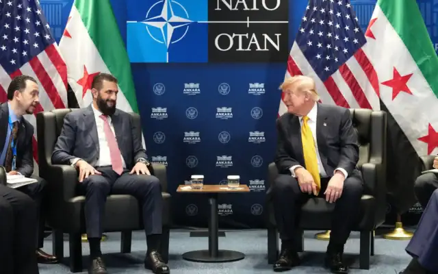 Le président américain Donald Trump rencontrant son homologue syrien, Ahmad al-Sharaa, en marge du sommet de l’OTAN à Ankara, en Turquie, le 8 juillet 2026. (Crédit : Alex Brandon/AP Photo) Le président américain Donald Trump rencontrant son homologue syrien, Ahmad al-Sharaa, en marge du sommet de l’OTAN à Ankara, en Turquie, le 8 juillet 2026. (Crédit : Alex Brandon/AP Photo)