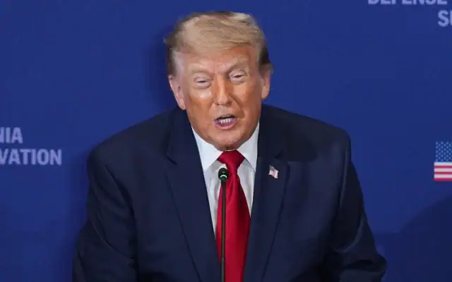 Le président américain Donald Trump s’exprime, lors du Sommet de la défense et de l’innovation de Pennsylvanie à l’United States Army War College de Carlisle, en Pennsylvanie, le 15 juillet 2026. (Crédit : Matt Rourke/AP)