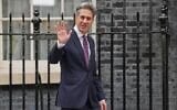 Ed Miliband, ministre britannique des Affaires étrangères, arrive à Downing Street, à Londres, pour une réunion du Conseil des ministres, le 21 juillet 2026. (Crédit : AP/Kirsty Wigglesworth)