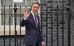 Ed Miliband, ministre britannique des Affaires étrangères, arrive à Downing Street, à Londres, pour une réunion du Conseil des ministres, le 21 juillet 2026. (Crédit : AP/Kirsty Wigglesworth)