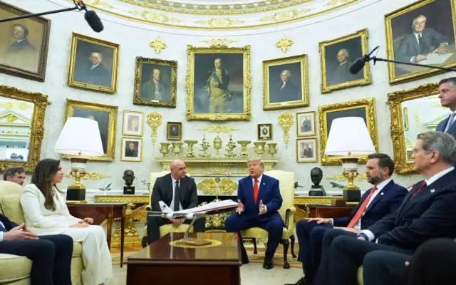 Le président américain Donald Trump rencontre le président libanais Joseph Aoun dans le Bureau ovale de la Maison Blanche, le 21 juillet 2026, à Washington. (Crédit: AP Photo/Mark Schiefelbein)