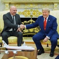 Le président Donald Trump s'entretenant avec son homologue libanais, Joseph Aoun, dans le Bureau ovale de la Maison Blanche, à Washington, le 21 juillet 2026. (Crédit : Mark Schiefelbein/AP)