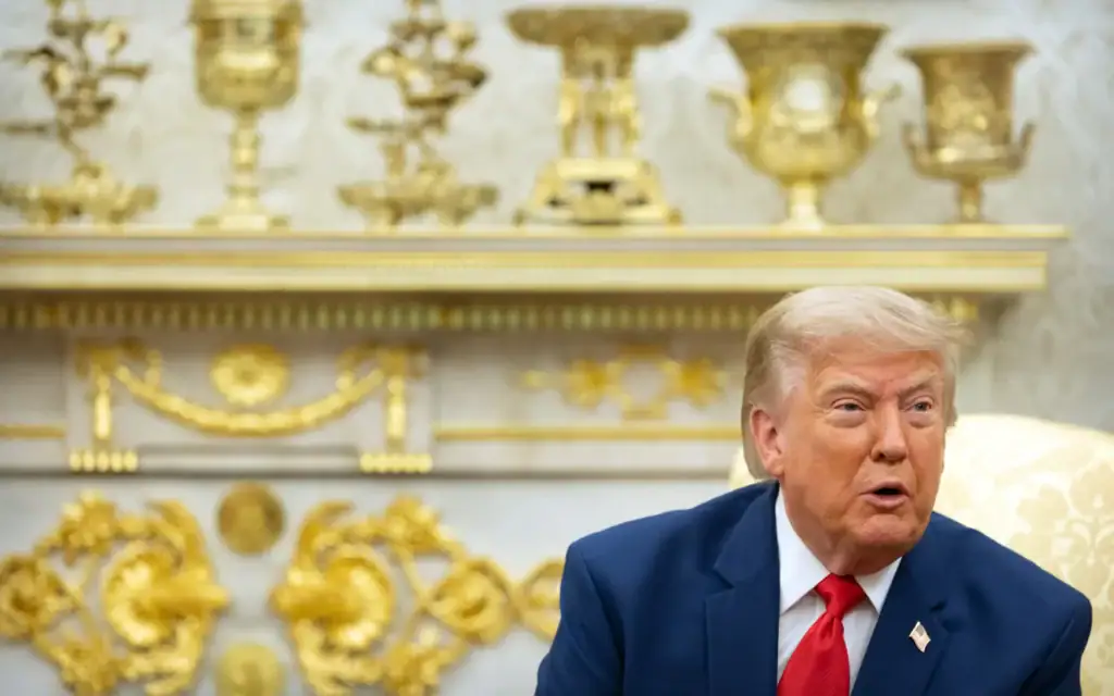 Le président Donald Trump s'exprimant lors d'une rencontre avec son homologue libanais, Joseph Aoun, dans le Bureau ovale de la Maison Blanche, à Washington, le 21 juillet 2026. (Crédit : Mark Schiefelbein/AP)