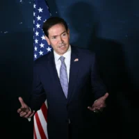 Le secrétaire d’État américain Marco Rubio s’exprimant lors d’une conférence de presse en marge de la réunion des ministres des Affaires étrangères de l’Association des nations de l’Asie du Sud-Est (ASEAN) à Pasay, dans la métropole de Manille, aux Philippines, le 22 juillet 2026. (Crédit: Brendan Smialowski/Pool Photo via AP)