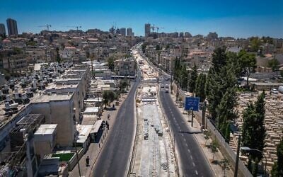 Vue du chantier du tramway de Jérusalem dans le quartier de Bar-Ilan, à Jérusalem, le 2 juillet 2026. (Crédit : Chaim Goldberg/Flash90)