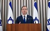 Le président Isaac Herzog mettant en garde contre la violence liée aux prochaines élections dans un discours adressé à la nation, le 21 juillet 2026. (Crédit : Kobi Gideon/Bureau de la presse gouvernementale)
