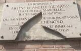 Une plaque commémorative rendant hommage à un couple de Justes a été vandalisée dans le sud-est de Paris, 84 ans jour pour jour après la rafle du Vel d'Hiv. (Crédit : Alice Rufo / X)