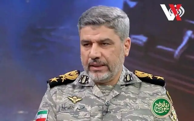Le porte-parole militaire iranien, le général de brigade Mohammad Akraminia, en janvier 2026. (Crédit : Capture d'écran vidéo/YouTube ; utilisée conformément à l'article 27a de la loi sur le droit d'auteur)