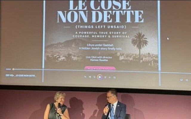 Hamos Guetta répond aux questions du public après la projection de son documentaire Le Cose Non Dette, au JW3 de Londres, le 12 juillet, 2026. (Crédit : Capture d'écran/X)