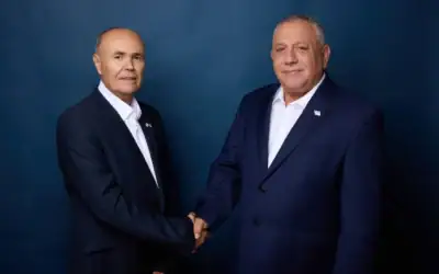 L'ancien chef du COGAT, le général de division (Rés.) Kamil Abu Rukun (à gauche), et le chef du parti « Yashar », Gadi Eisenkot, juillet 2022. (Crédit : Autorisation) L'ancien chef du COGAT, le général de division (Rés.) Kamil Abu Rukun (à gauche), et le chef du parti « Yashar », Gadi Eisenkot, juillet 2022. (Crédit : Autorisation)