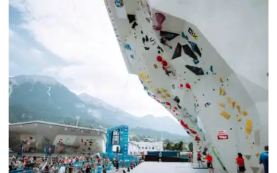 Lors d’une épreuve de la Coupe du monde de para-escalade de l'IFSC (devenu World Climbing), à Innsbruck (Autriche), en 2025. (Crédit : Lena Drapella/IFSC)