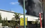 Un incendie en cours dans la zone industrielle de Sderot, le 27 juillet 2026. (Vidéo des Services d'incendie et de secours)