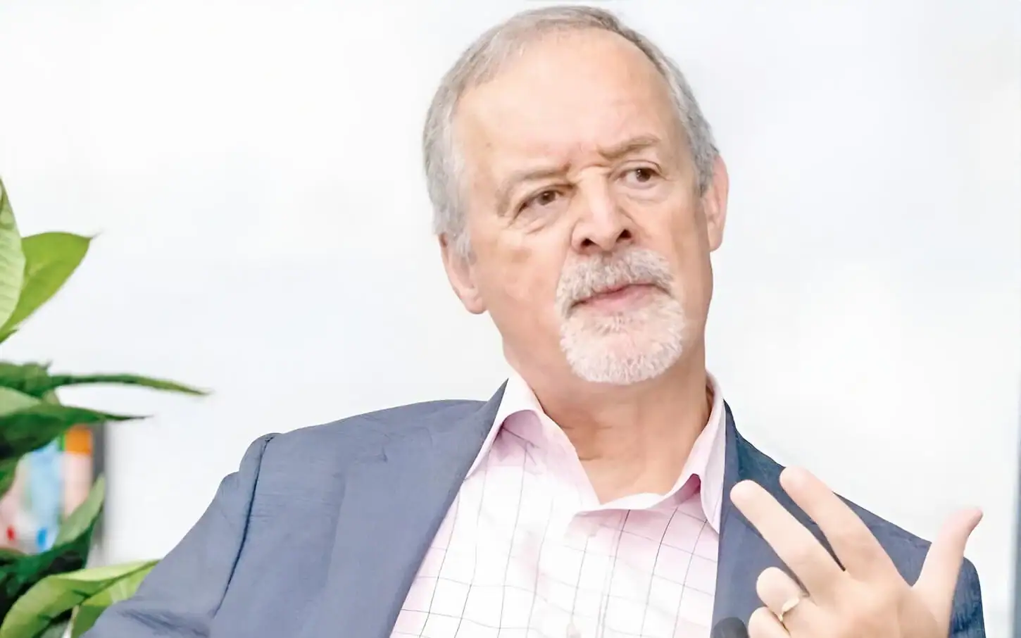 Edmund Fitton-Brown, ancien ambassadeur du Royaume-Uni et diplomate chevronné. (Crédit : Autorisation) Edmund Fitton-Brown, ancien ambassadeur du Royaume-Uni et diplomate chevronné. (Crédit : Autorisation)