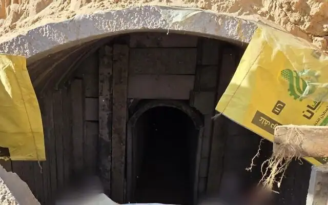 Un tunnel situé dans le sud de la bande de Gaza, sur une photo diffusée le 5 août 2026. (Crédit : Armée israélienne)