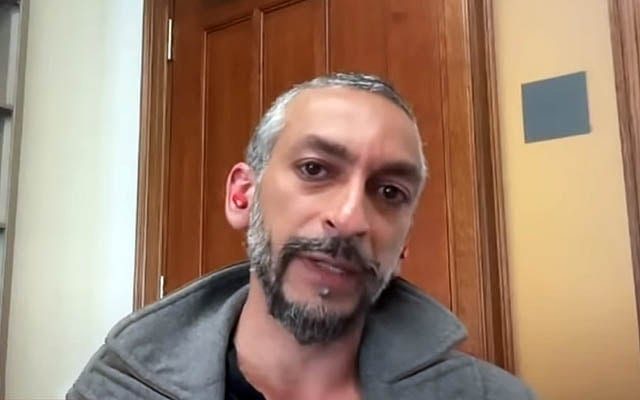 Le professeur Mohamed Abdou s'exprimant dans une interview accordée à The Electronic Intifada et publiée le 27 avril 2024. (Crédit : Capture d'écran ; utilisée conformément à l'article 27a de la loi sur le droit d'auteur) Le professeur Mohamed Abdou s'exprimant dans une interview accordée à The Electronic Intifada et publiée le 27 avril 2024. (Crédit : Capture d'écran ; utilisée conformément à l'article 27a de la loi sur le droit d'auteur)