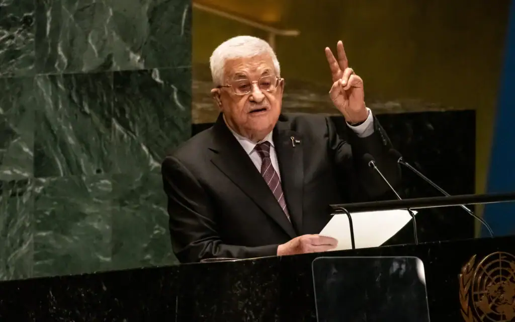 Le président de l’Autorité palestinienne, Mahmoud Abbas, s’exprime devant l’Assemblée générale des Nations unies, à New York, le 26 septembre 2024. (Crédit : Stephanie Keith/Getty Images/AFP)