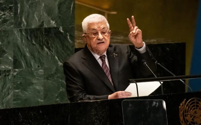 Le président de l’Autorité palestinienne, Mahmoud Abbas, s’exprime devant l’Assemblée générale des Nations unies, à New York, le 26 septembre 2024. (Crédit : Stephanie Keith/Getty Images/AFP)