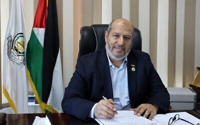Le dirigeant du Hamas, Khalil al-Hayya, lors d'un entretien accordé à l'AFP dans son bureau de Gaza-City, le 21 avril 2021. (Crédit : Emmanuelle Dunand/AFP) Le dirigeant du Hamas, Khalil al-Hayya, lors d'un entretien accordé à l'AFP dans son bureau de Gaza-City, le 21 avril 2021. (Crédit : Emmanuelle Dunand/AFP)